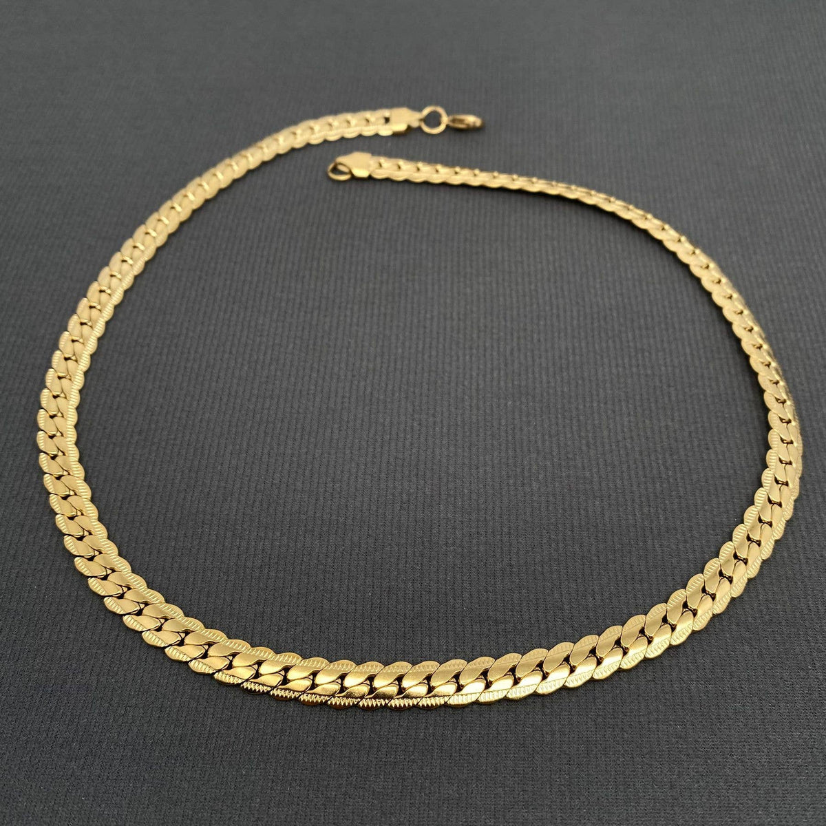 Men's Stainless Steel Chain Necklace - 21.65in - clasp detail | Veloria
