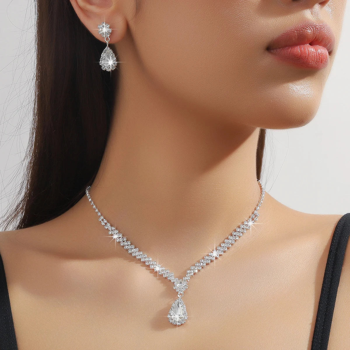 Water Drop Necklace Set - drop necklace detail | Veloria