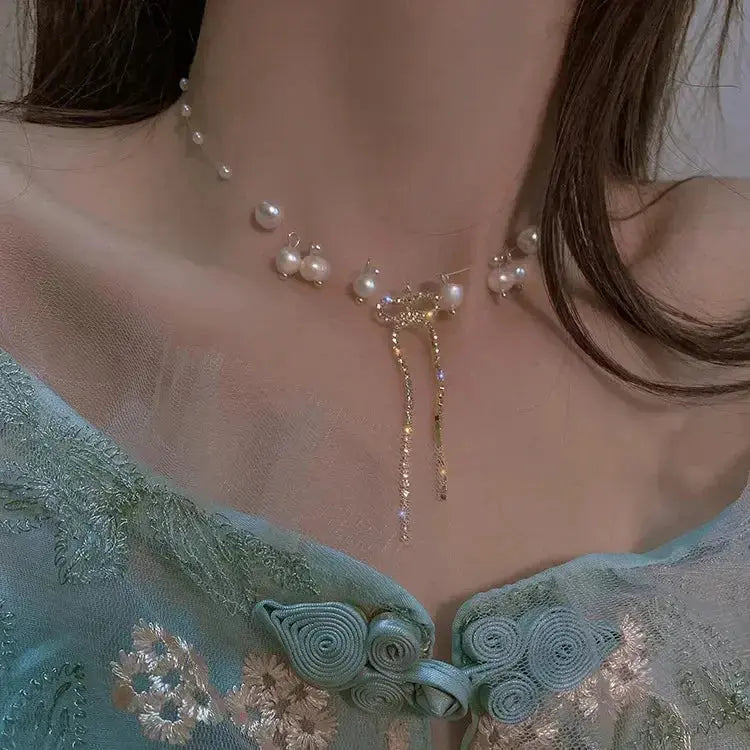 Rose Flower Y Necklace - Vintage Romantic - gift ready view 15 | Veloria