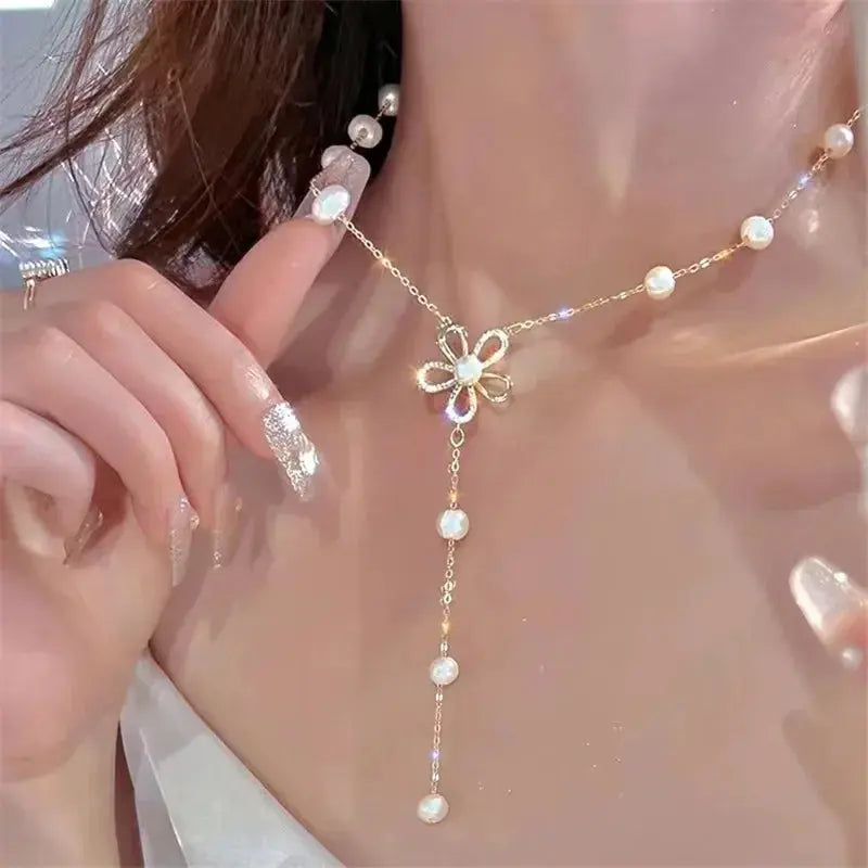 Rose Flower Y Necklace - Vintage Romantic - styled look 19 | Veloria