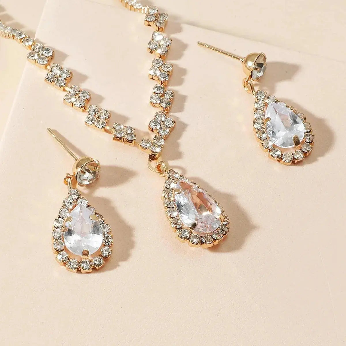 Water Drop Bridal Set - bridal styling look | Veloria