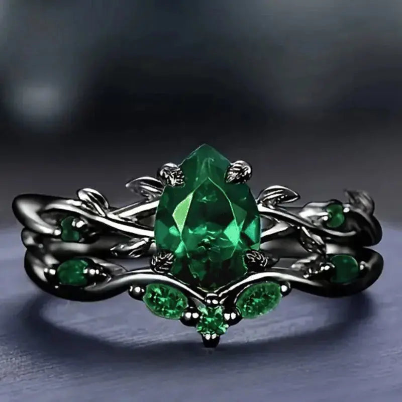 Green CZ Ring Set - green stone detail | Veloria