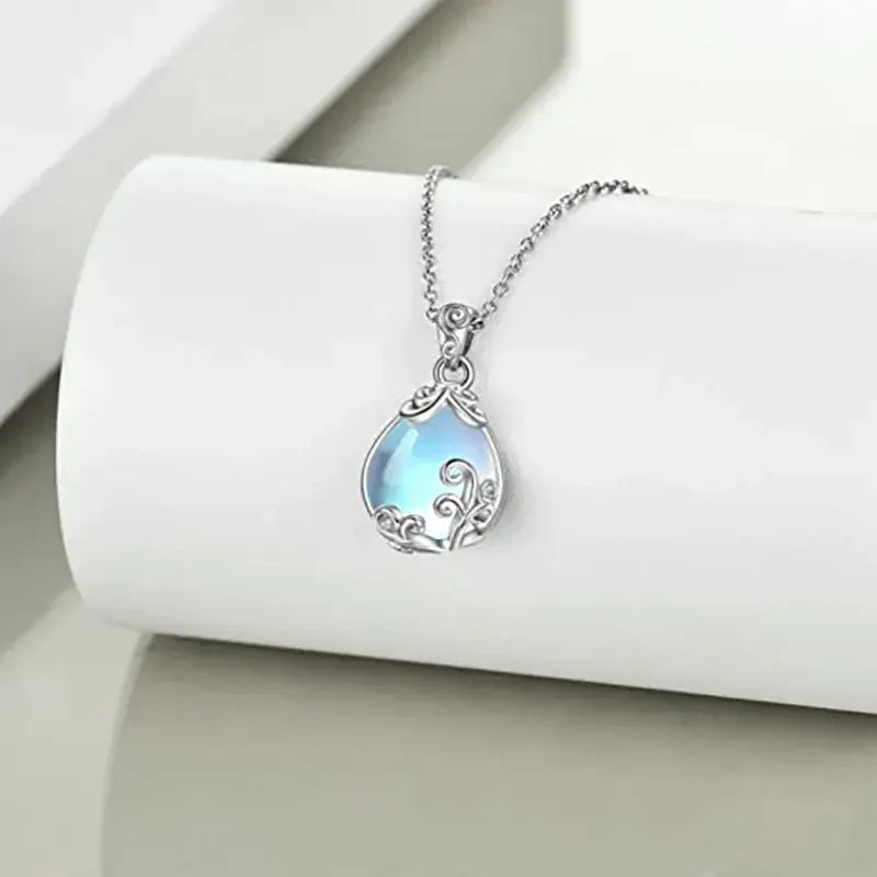 Moonstone Water Drop Necklace - Vintage Pendant - detail view | Veloria