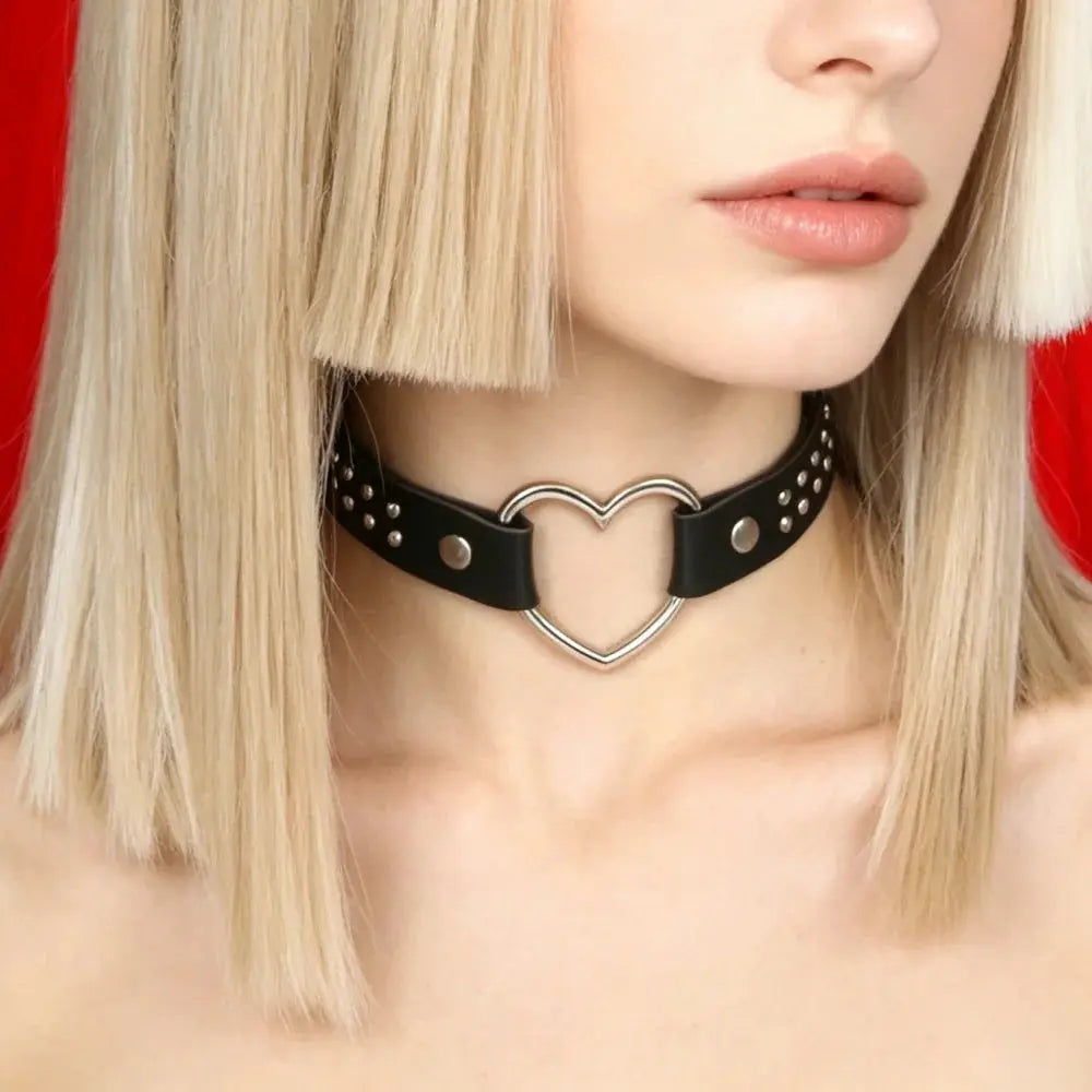 Heart Leather Choker Necklace - buckle closure detail | Veloria
