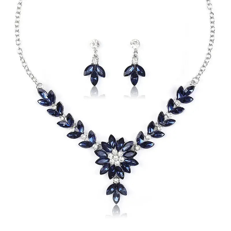 Flower Crystal Wedding Jewelry Set - Vintage - side detail | Veloria