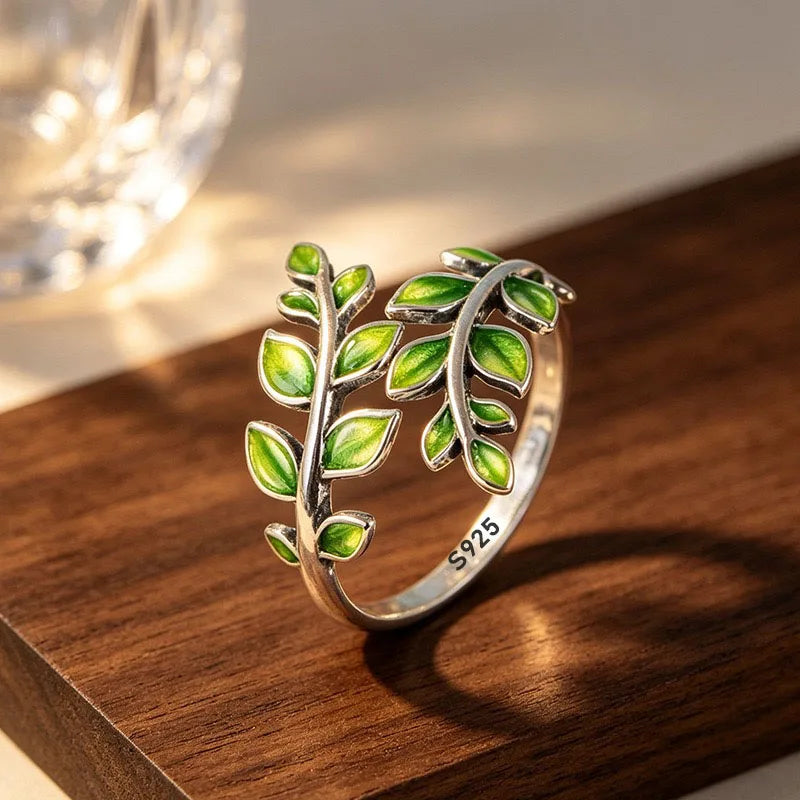 Green Leaf Open Ring - 925 Sterling Silver - worn by model | Veloria