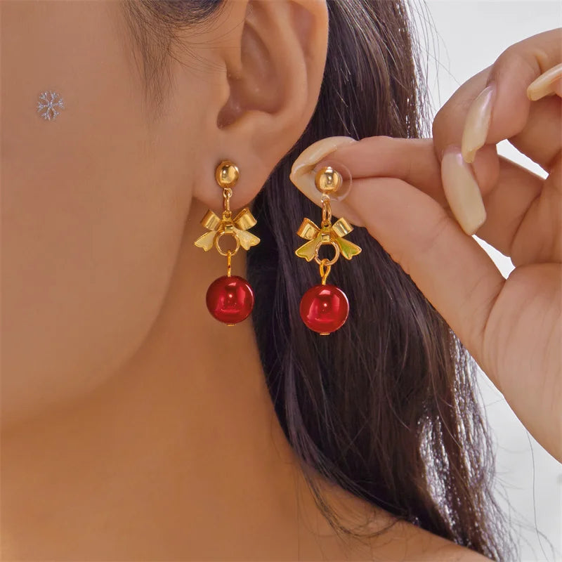 Christmas Dangle Earrings - Santa Snowman Snowflake - close-up detail 4 | Veloria