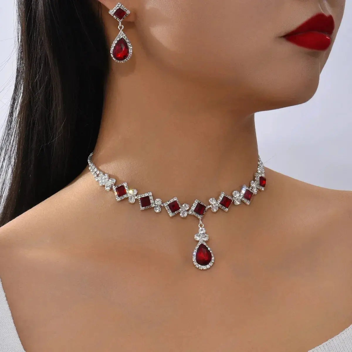 Geometric Water Drop Jewelry Set - bridal set worn by model | Veloria