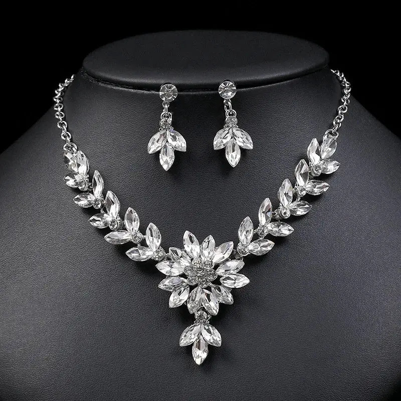 Flower Crystal Wedding Jewelry Set - Vintage - styled look | Veloria