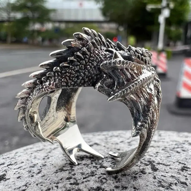 Dragon Ring - Gothic Punk Adjustable - detail view | Veloria