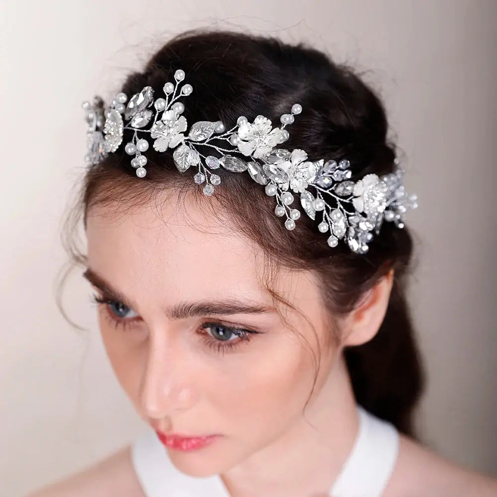 Pearl Flower Bridal Headband - Handmade Hair Accessory - close-up detail 4 | Veloria