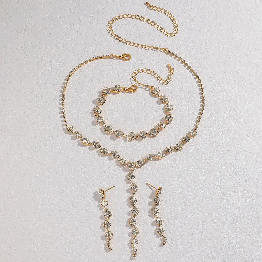Geometric Flower Jewelry Set - golden variant styling | Veloria