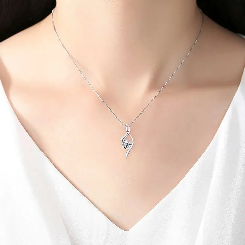 Ribbon Pendant Necklace - zircon pendant size reference | Veloria