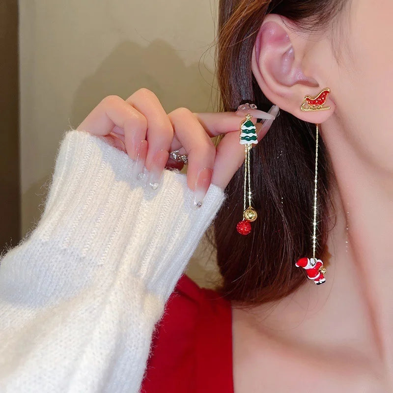 Christmas Dangle Earrings - Santa Snowman Snowflake - close-up detail 12 | Veloria
