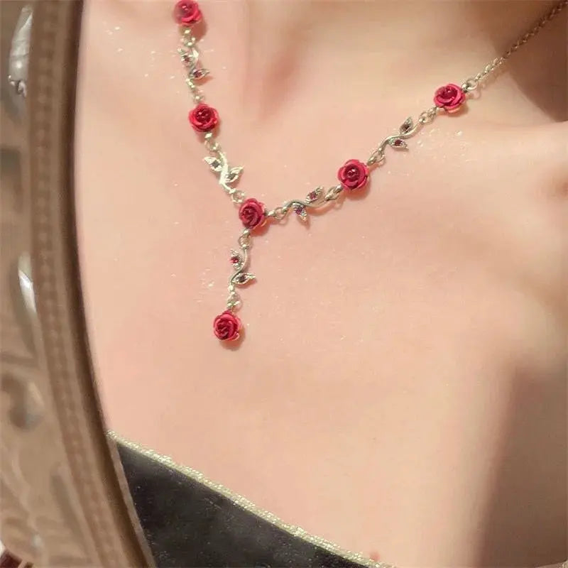 Rose Flower Y Necklace - Vintage Romantic - side detail | Veloria
