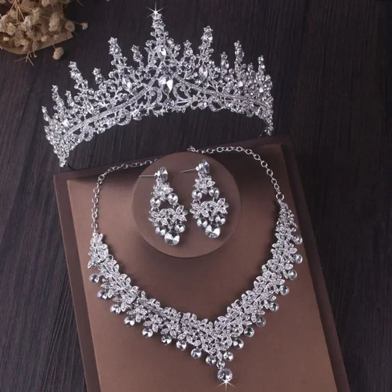 Bridal Tiara Set - complete set flat lay | Veloria