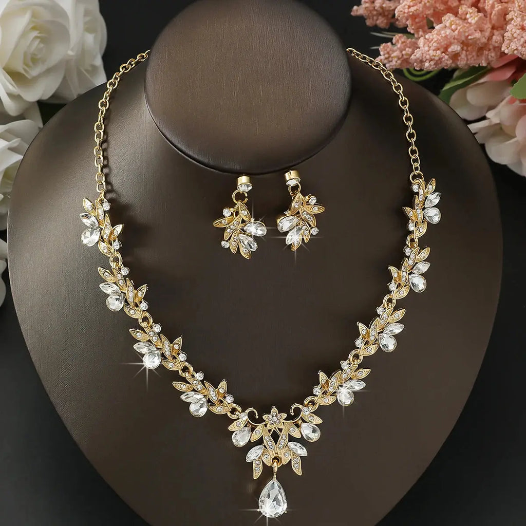 Emerald Green Crystal Jewelry Set - Bridal 2PC - close-up detail | Veloria