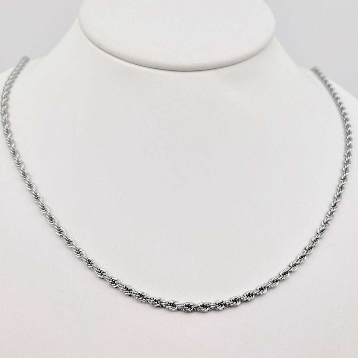 Men's Twist Rope Chain Necklace - Stainless Steel - close-up | Veloria