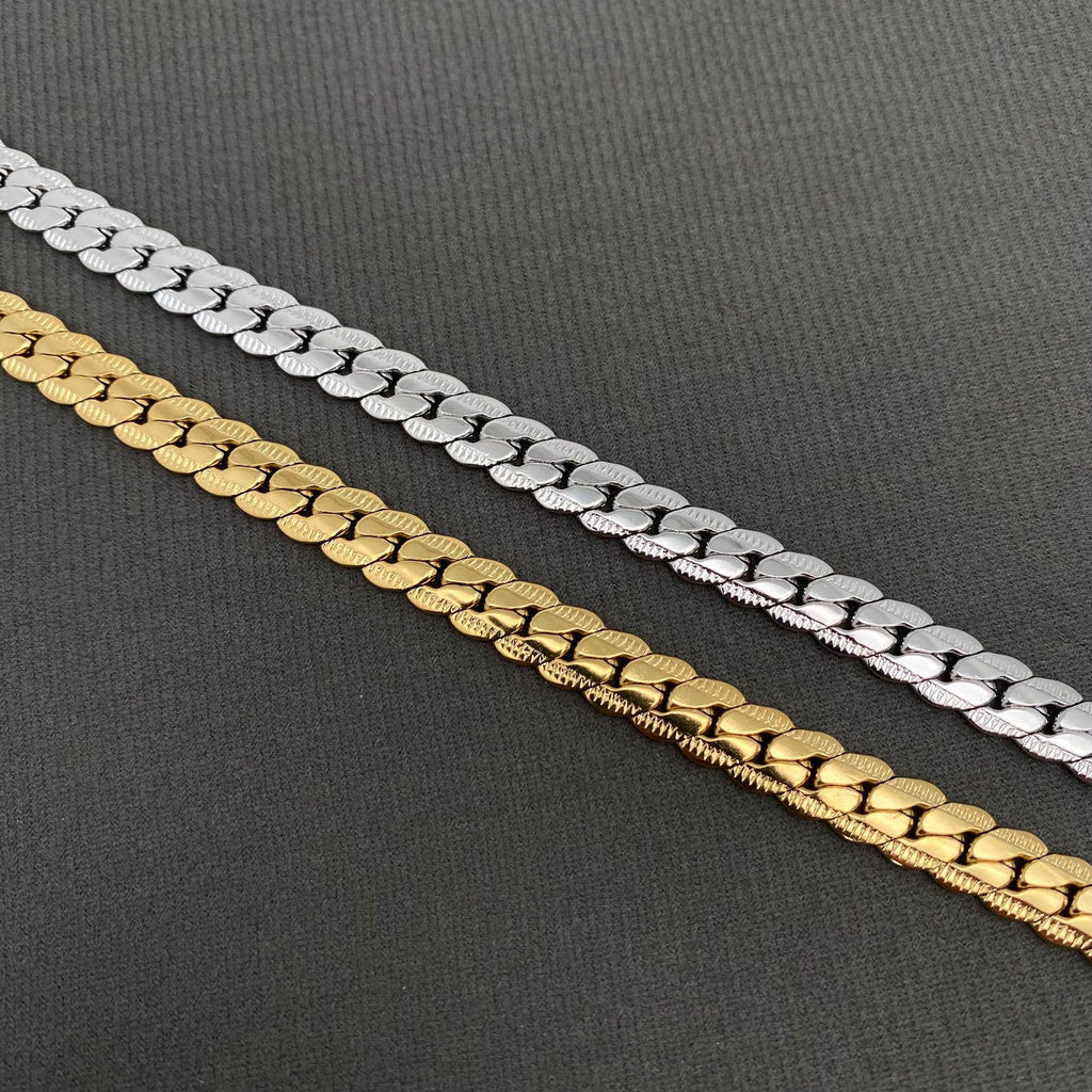 Men's Stainless Steel Chain Necklace - 21.65in - close-up | Veloria