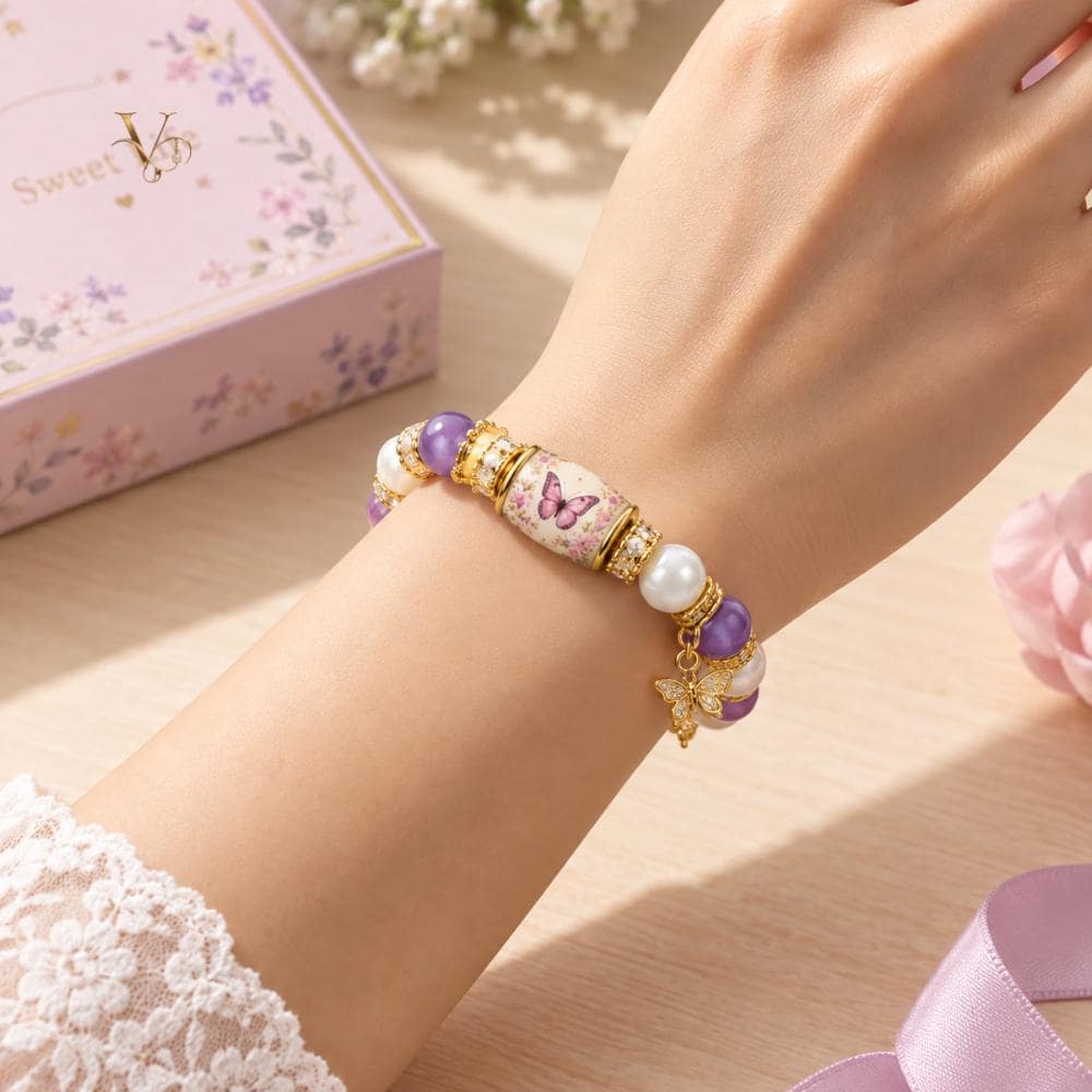 Hummingbird gemstone bracelet, close-up of the aventurine and pink stones